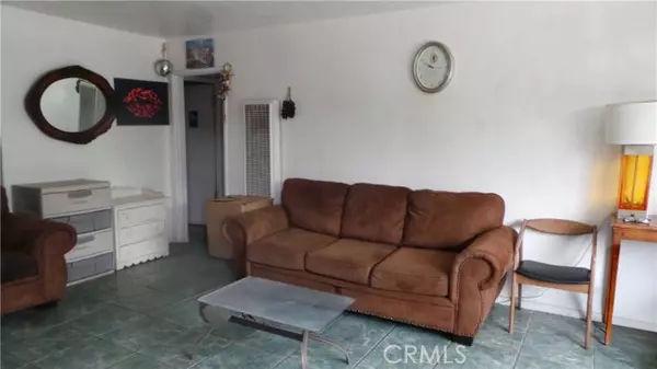 Pacoima (los Angeles), CA 91331,13912 Daventry Street