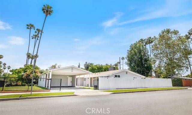 19842 Gilmore Street, Woodland Hills (los Angeles), CA 91367