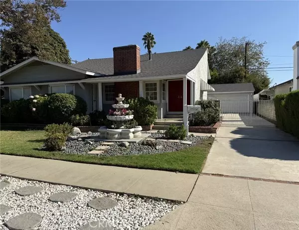 Los Angeles, CA 91406,17114 Vose Street