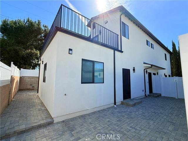 8418 Owensmouth Avenue, Canoga Park (los Angeles), CA 91304