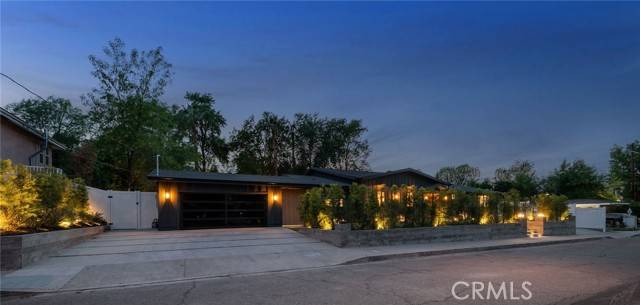 Woodland Hills (los Angeles), CA 91364,20215 Lorenzana Drive