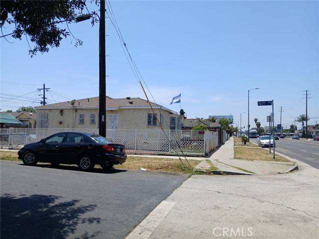 10005 Denver Avenue, Los Angeles, CA 90044