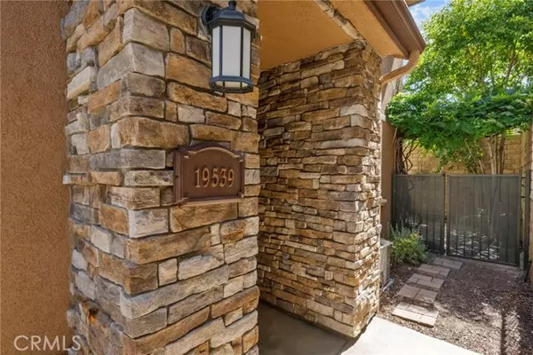 19539 Laroda, Saugus (santa Clarita), CA 91350