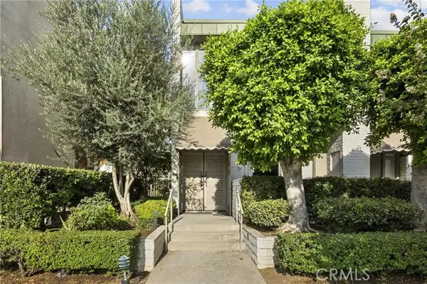Encino (los Angeles), CA 91316,5305 White Oak Avenue #K