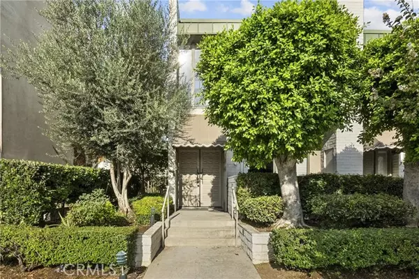 Encino (los Angeles), CA 91316,5305 White Oak Avenue #K