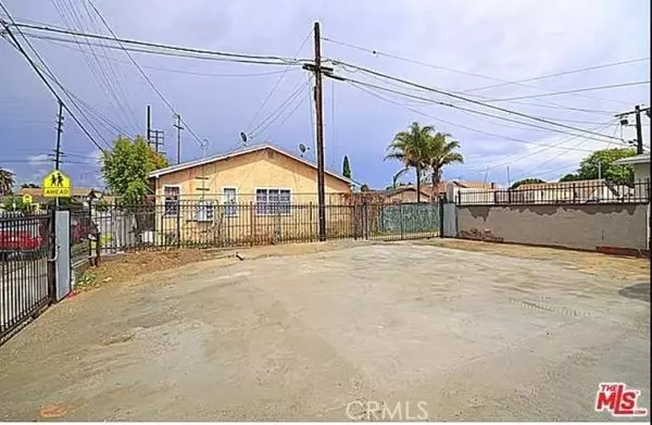 Los Angeles, CA 90011,5102 Woodlawn Avenue