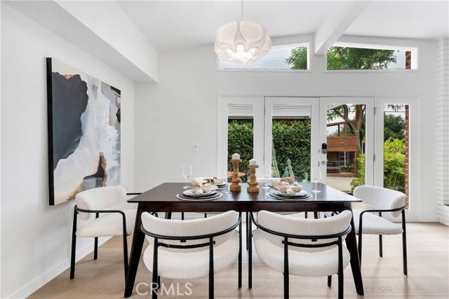 Encino (los Angeles), CA 91316,17201 Bullock Street