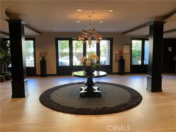 Los Angeles, CA 90048,107 N Swall Drive #304