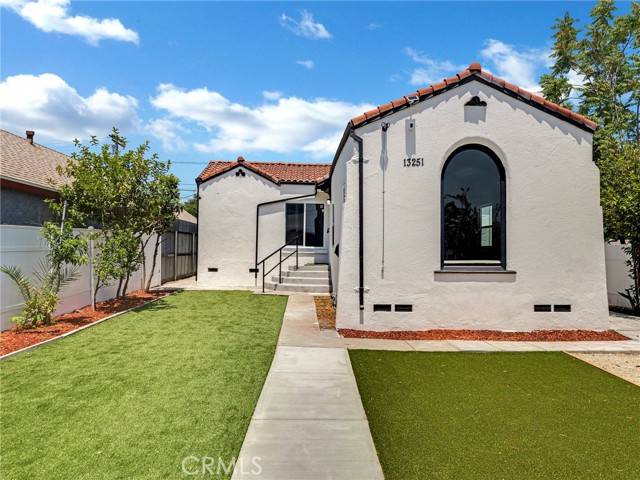 13251 Pinney Street, Pacoima (los Angeles), CA 91331