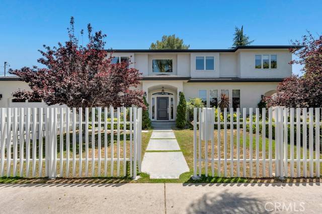 15460 La Maida Street, Sherman Oaks, CA 91403