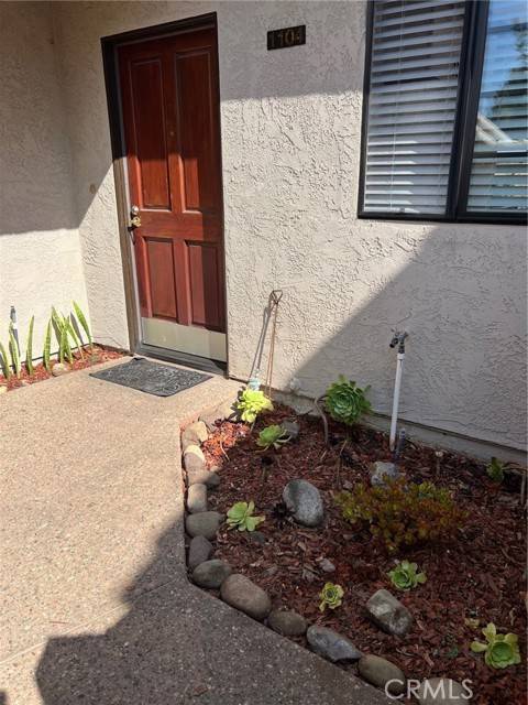 1104 Via Montoya, Camarillo, CA 93010
