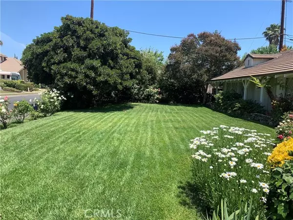 Northridge (los Angeles), CA 91325,17654 Prairie Street