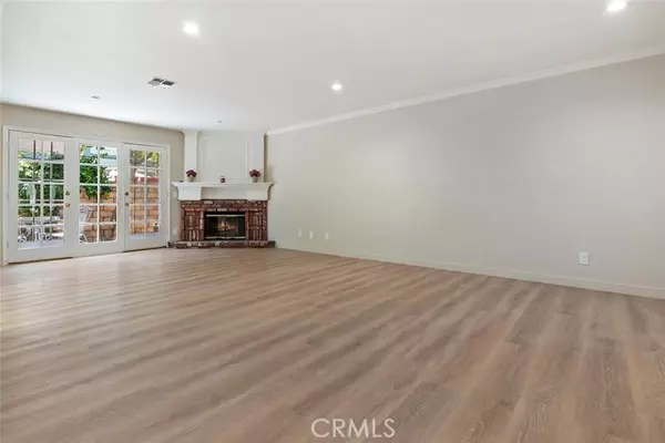 Tarzana (los Angeles), CA 91356,18850 Hatteras Street #5