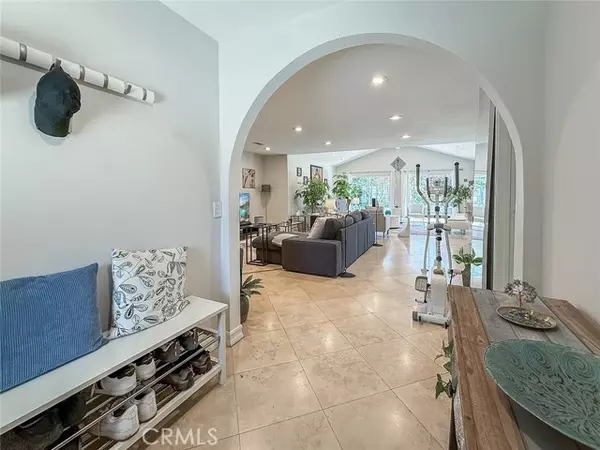 Woodland Hills (los Angeles), CA 91367,24017 Sylvan Street