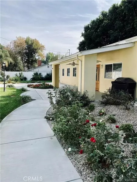 19238 Arminta, Reseda (los Angeles), CA 91335