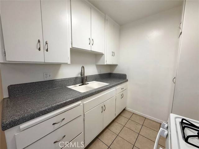 Canoga Park (los Angeles), CA 91304,8371 Northgate Ave #19