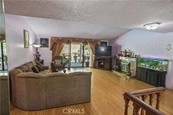 Northridge (los Angeles), CA 91325,17149 Gledhill Street