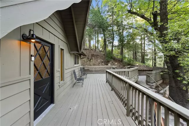 990 Nesthorn Drive, Crestline, CA 92325