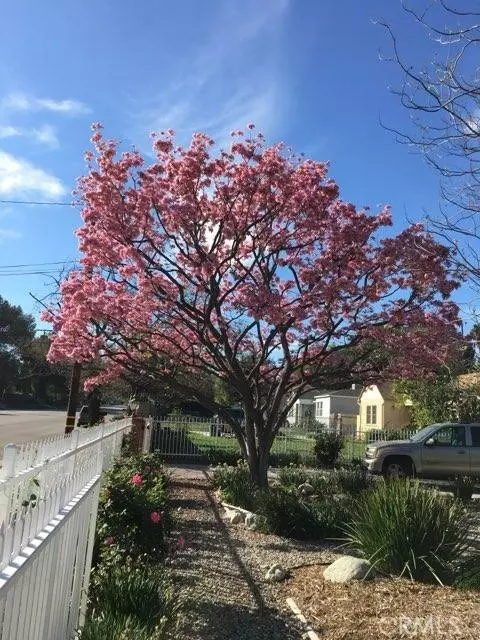 Tarzana (los Angeles), CA 91356,5827 Corbin Avenue