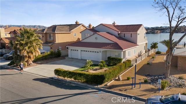18075 Lakeview Drive, Victorville, CA 92395