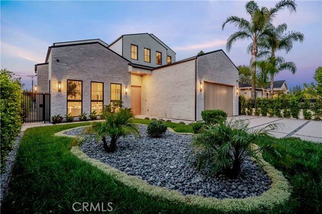 16711 Moorpark Street, Encino (los Angeles), CA 91436