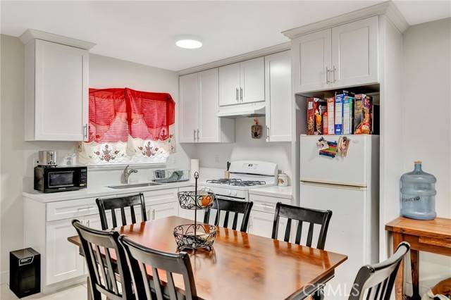 6735 Elmer Avenue #8, North Hollywood (los Angeles), CA 91606