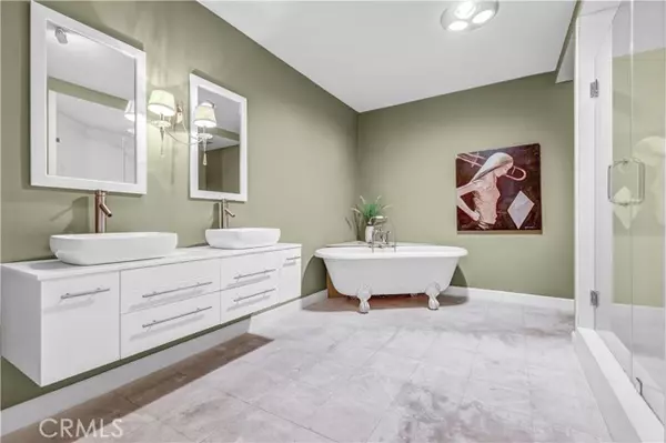Encino (los Angeles), CA 91316,5333 Zelzah Avenue #203