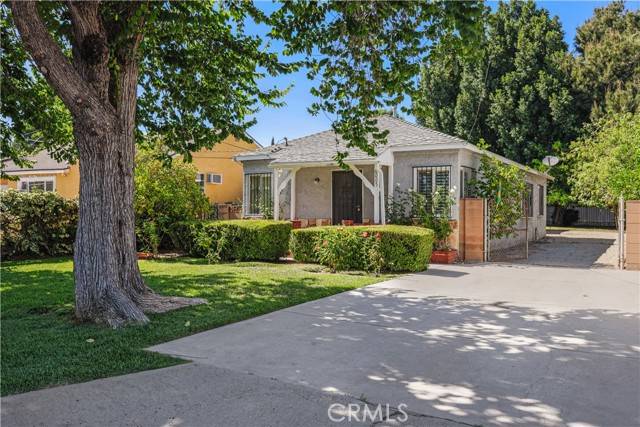 16005 Wyandotte Street, Los Angeles, CA 91406