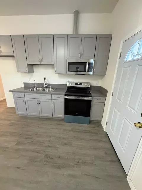Reseda (los Angeles), CA 91335,7702 Baird