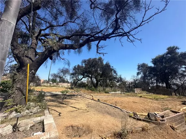 Altadena, CA 91001,388 E Pentagon Street