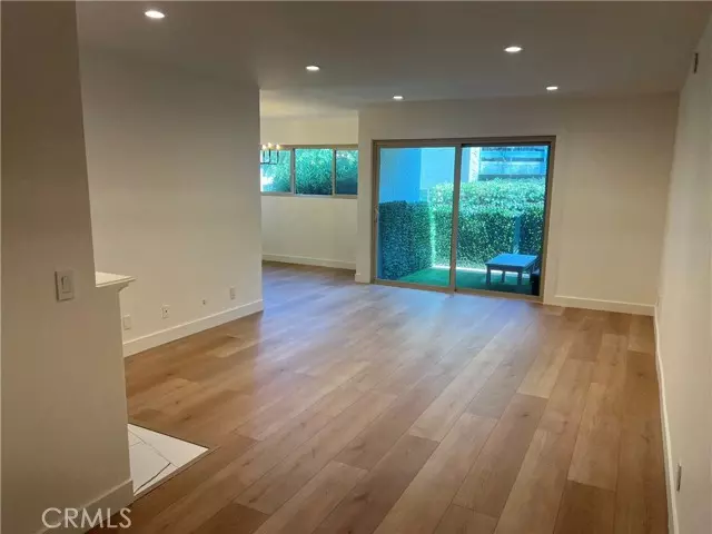 Calabasas, CA 91302,4632 Park Granada #94
