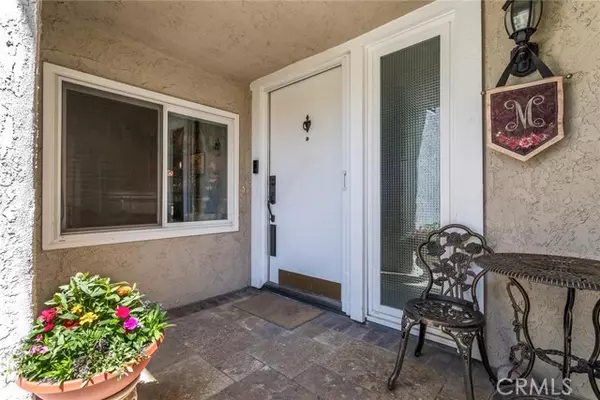 Valencia (santa Clarita), CA 91355,23130 Yvette Lane