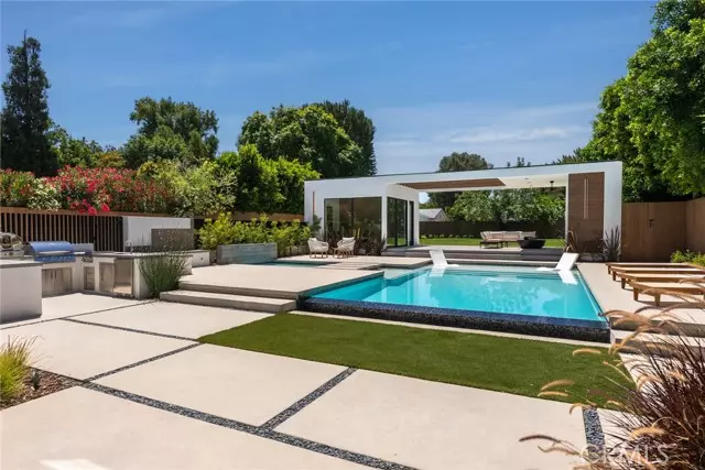 22930 Dolorosa Street, Woodland Hills (los Angeles), CA 91367