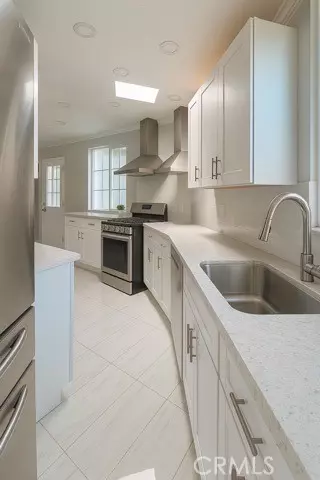 North Hollywood (los Angeles), CA 91606,6138 Vineland Avenue