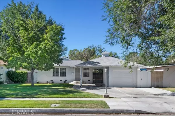 1414 W Jackman Street, Lancaster, CA 93534