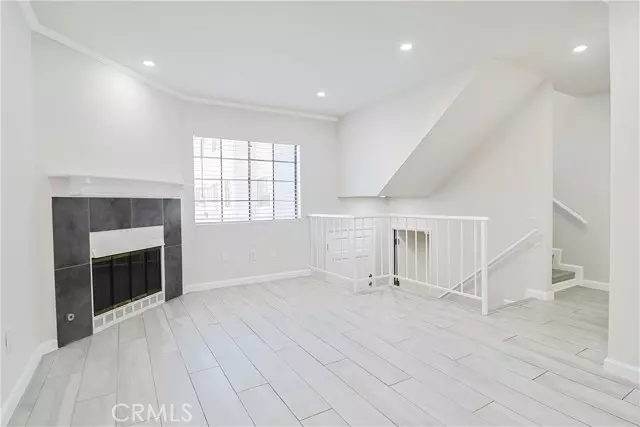 8338 Woodley Pl #13, North Hills (los Angeles), CA 91343