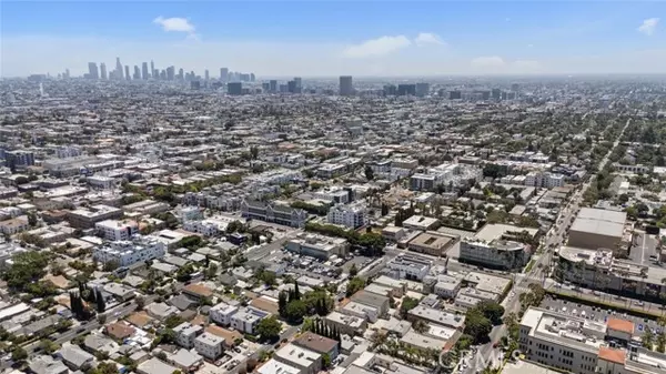 Los Angeles, CA 90038,737 N Ridgewood Place