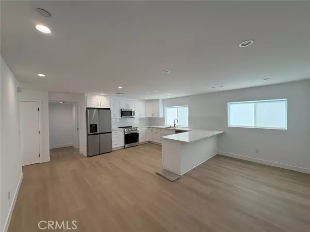 14165 Calvert Street, Van Nuys (los Angeles), CA 91401