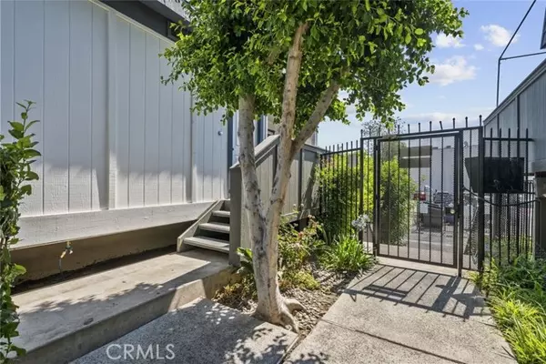 Tarzana (los Angeles), CA 91356,18550 Hatteras Street #82
