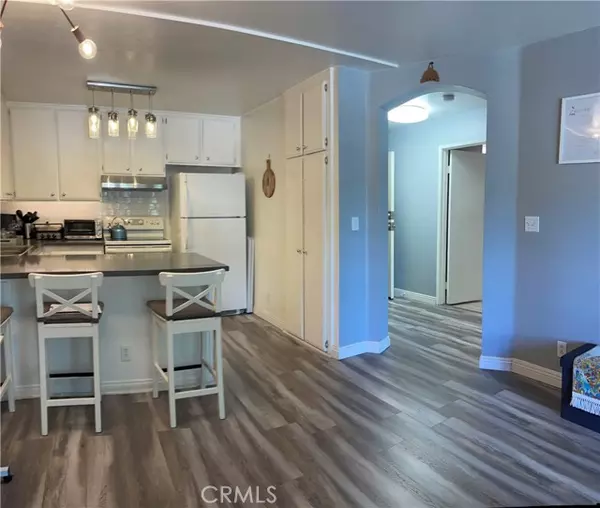 Canoga Park (los Angeles), CA 91303,6815 Remmet Avenue #216