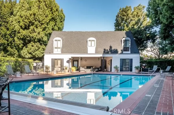 Los Angeles, CA 90004,647 Wilcox Avenue #2G