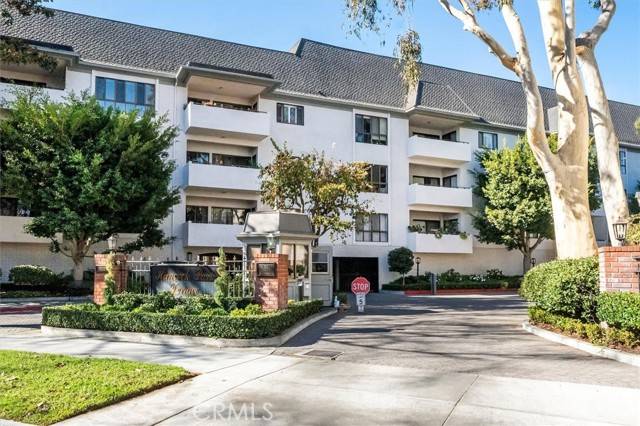 647 Wilcox Avenue #2G, Los Angeles, CA 90004