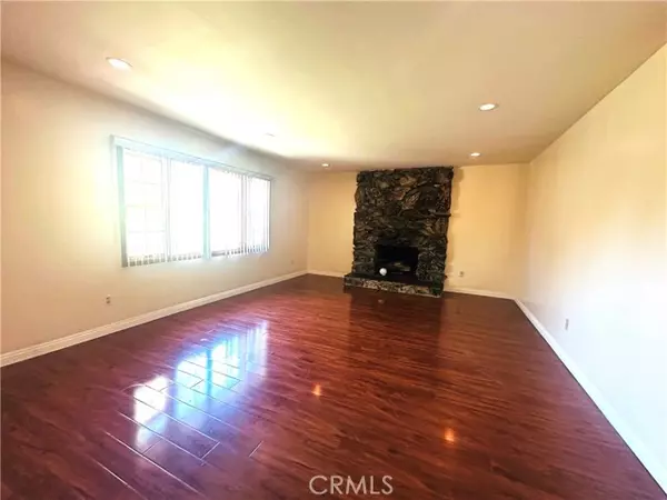 West Hills (los Angeles), CA 91307,22427 Vanowen Street