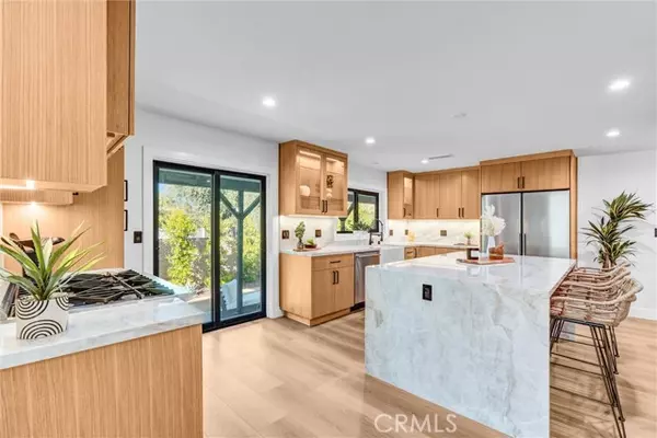 Encino (los Angeles), CA 91436,15577 Otsego Street