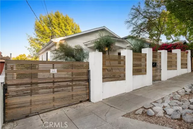 1530 Allesandro Street, Los Angeles, CA 90026