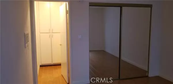 Tarzana (los Angeles), CA 91356,18530 Hatteras Street #102