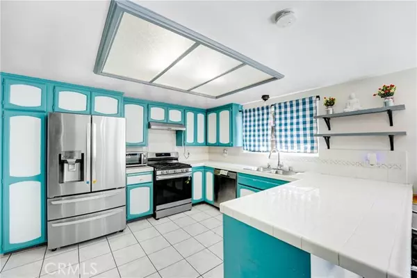 Canoga Park (los Angeles), CA 91304,21050 Community Street