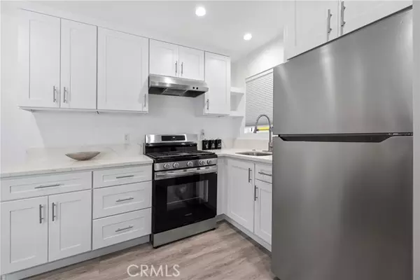 Encino (los Angeles), CA 91316,18017 Collins Street