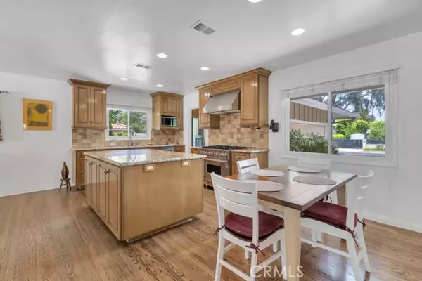 Woodland Hills (los Angeles), CA 91364,19832 Redwing Street