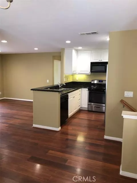 Saugus (santa Clarita), CA 91350,19554 Laroda Lane